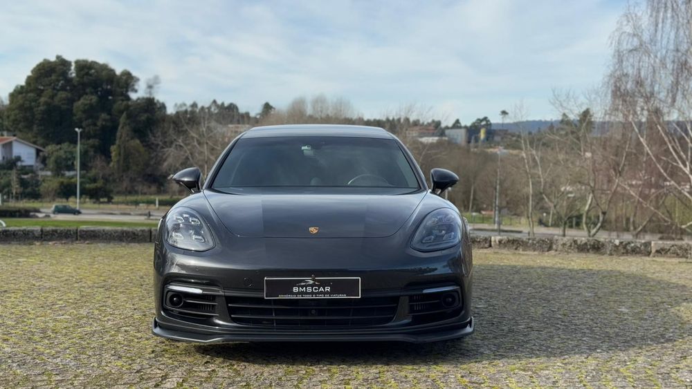 Porsche Panamera Sport Turismo ST 4 E-Hybrid