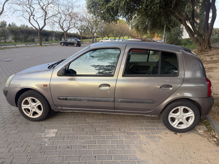 Renault Clio 1.1 16V – Económico e Fiável
