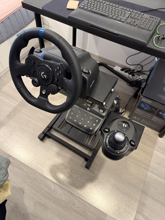 Volante Logitech G923 Racing Wheel + Pedais – Simulação de Corrida
