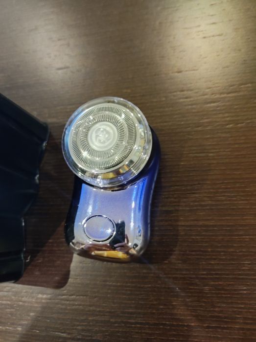 Máquina de barbear pequena nova