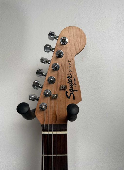 Squier FSR Affinity Series Stratocaster White Pearloid