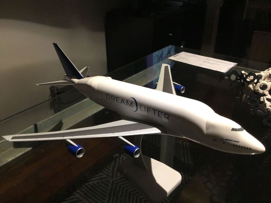 Boeing 747 Dream Lifter 1:200