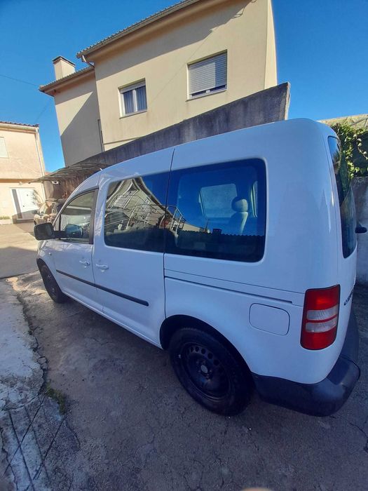 VW Caddy 1.6 TDI adaptada para transporte de pessoas com mobilidade reduzida — photo 4