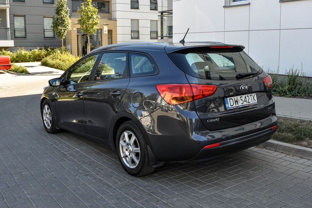 Kia Ceed Salon PL