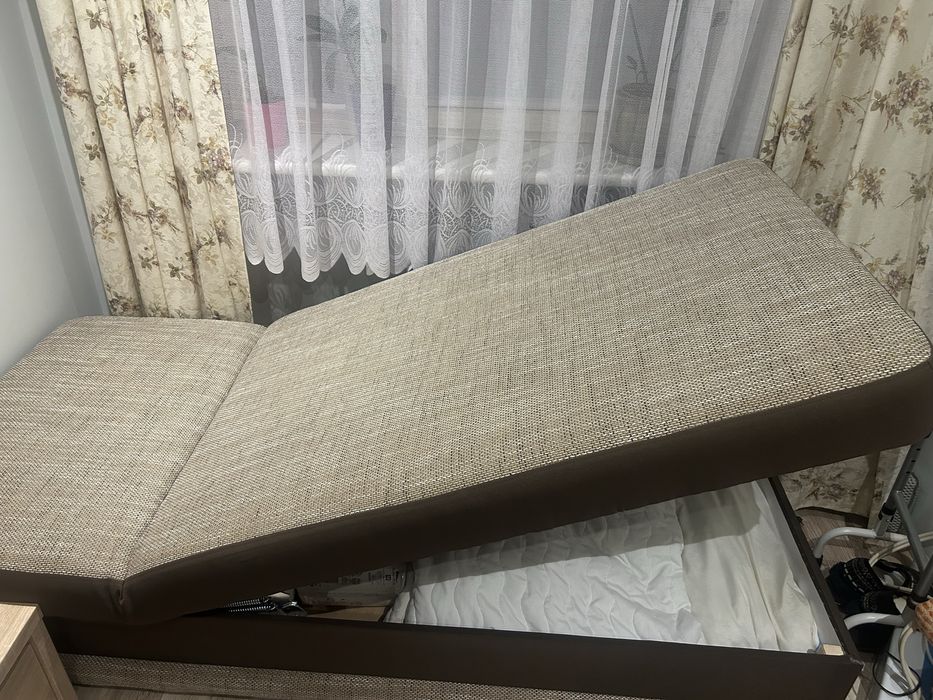 Sprzedam tapczn w idealnym stanie