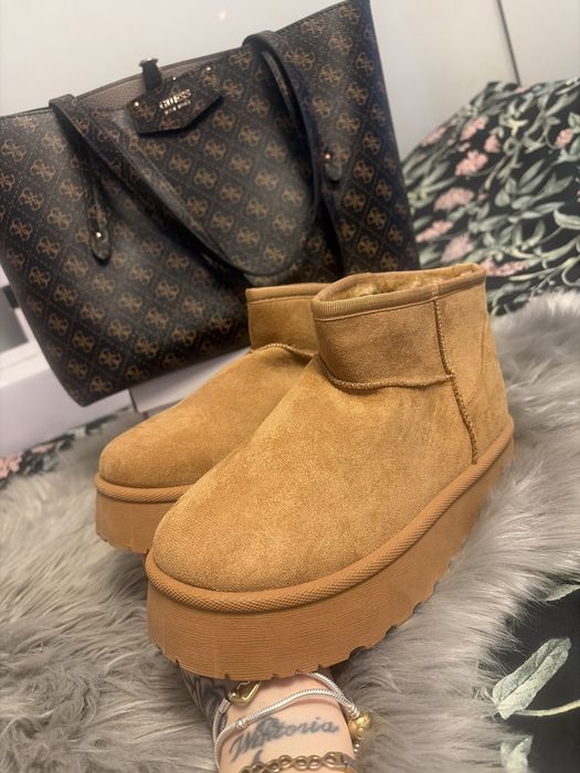 WYPRZEDAŻ botki U g g. 40 camel
