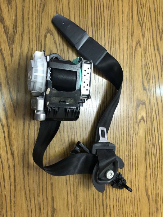 Audi a5 a4 a3 Ремінь беспеки. 8T8 857 705 C Лівий