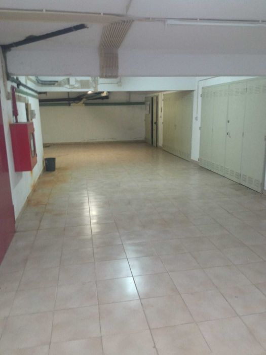 Garagem em Vale fetal- Charneca de Caparica