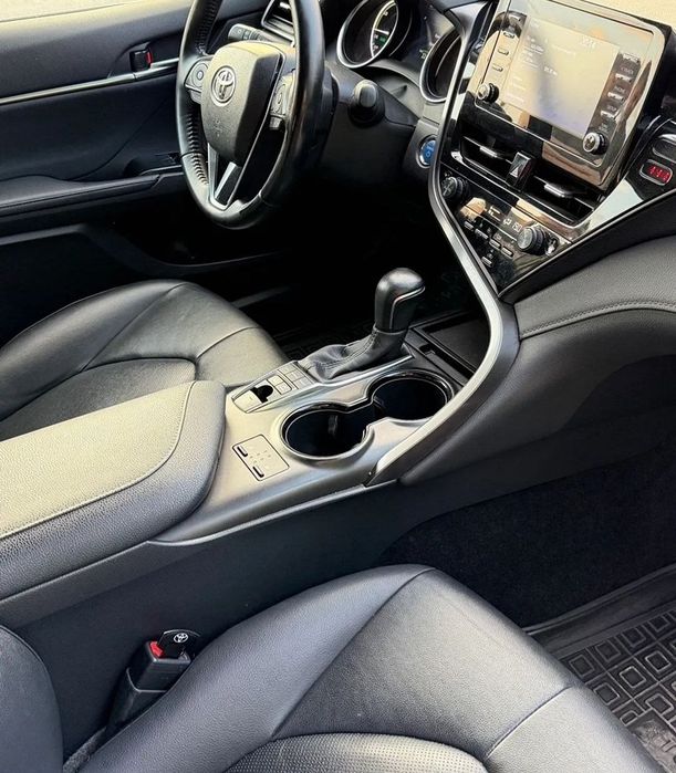 Toyota Camry 2021 hybrid