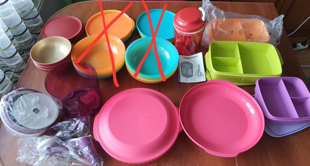 Набір посуду Tupperware