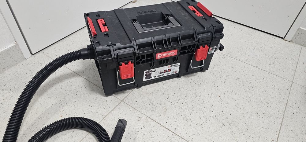 Odkurzacz budowlany qbrick  walizkowy