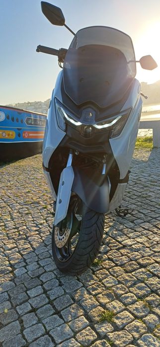Yamaha NMAX TECH MAX 2025 C/ GPS - Garantia até 06/2028