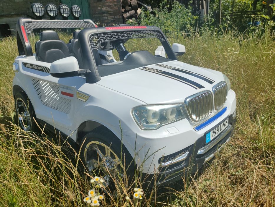 Дитячий двомісний Електромобіль BMW.