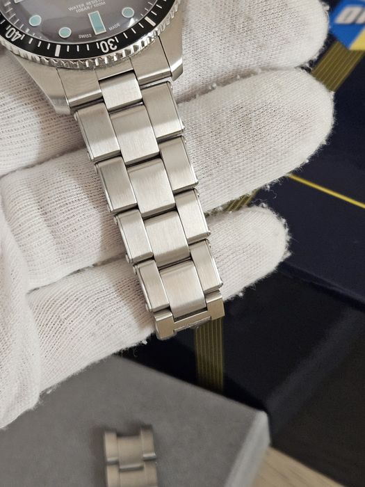 Oris Sixty five glow