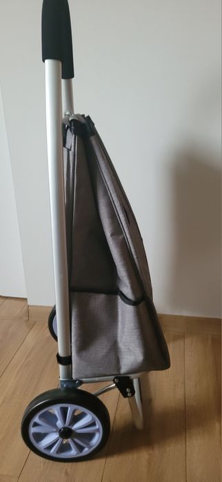 Nowy wózek zakupowy