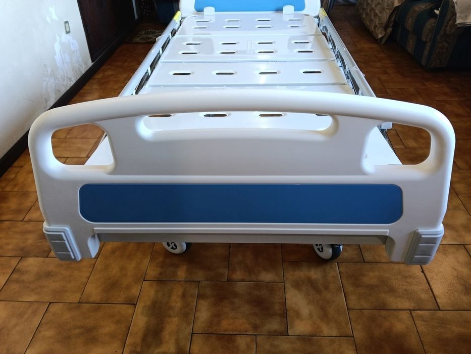 Cama articulada tipo Hospital