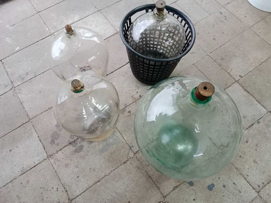 Butla do wina cztery sztuki