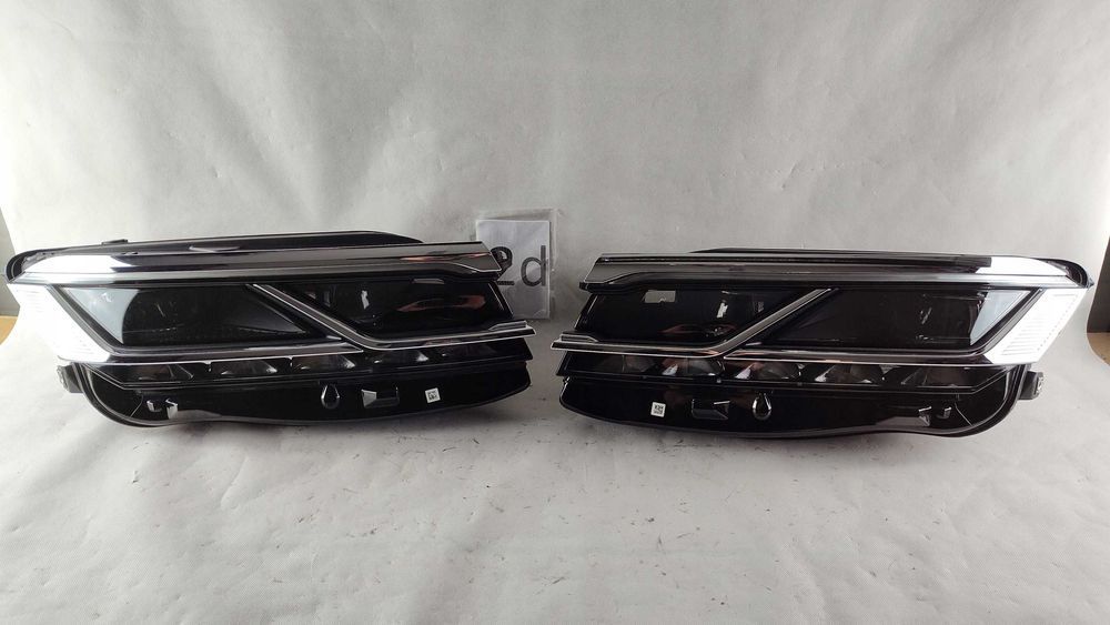 Фары передние правая левая фонари Volkswagen Touareg 3 III 760 разбор