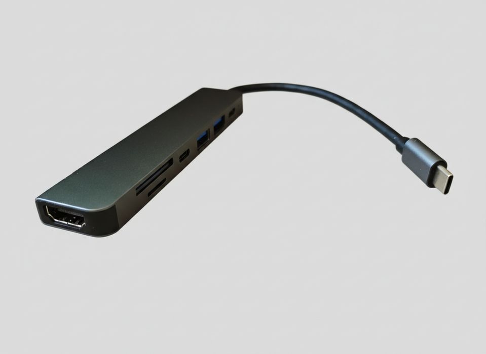 USB-C хаб 7-в-1 з HDMI 4K та Power Delivery 100W