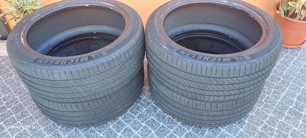 4 PNEUS MICHELIN  235/45 R19 99W