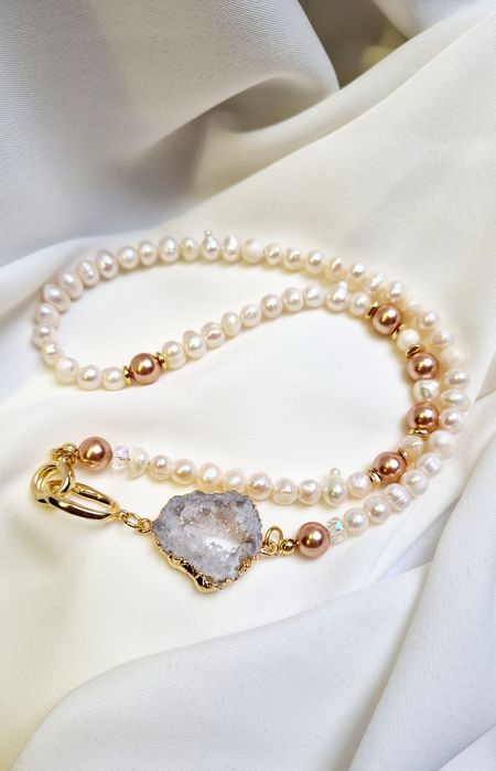 Choker naszyjnik z perły białej, perły Swarovskiego i z druza agatu