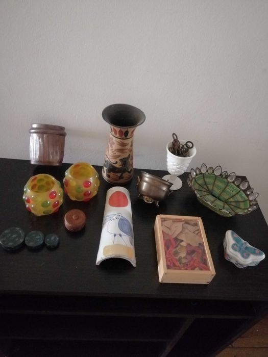 Peças de cobre, Mocho, elefantes e bibelots