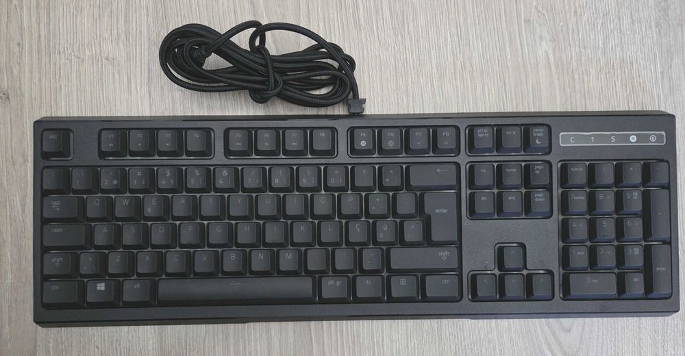 Teclado Razer Ornata Chroma V1 (Avariado)