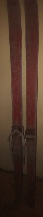 Stare drewniane narty