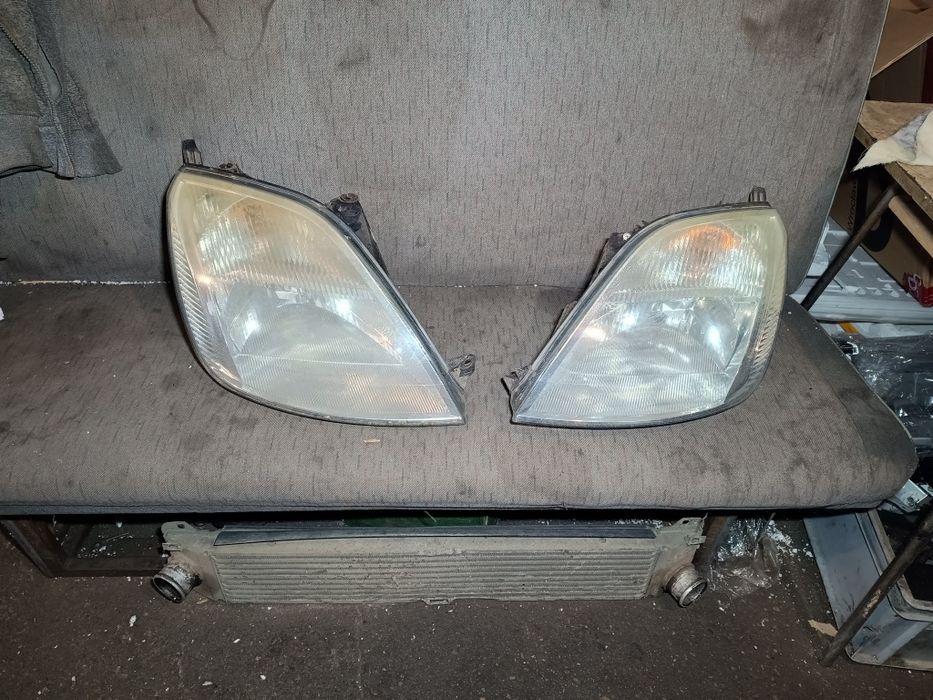 Lampa lampy przód lewa prawa Ford Fiesta MK5 02- oryginał komplet
