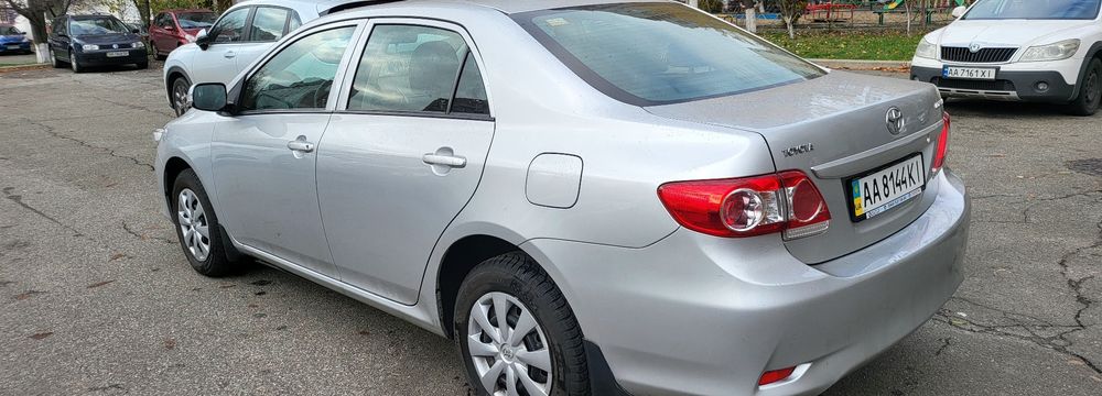 Продам автомобіль Toyota Corolla