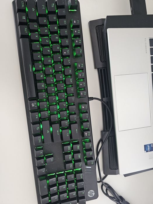 Teclado gaming HP Pavilion 500 mecânico