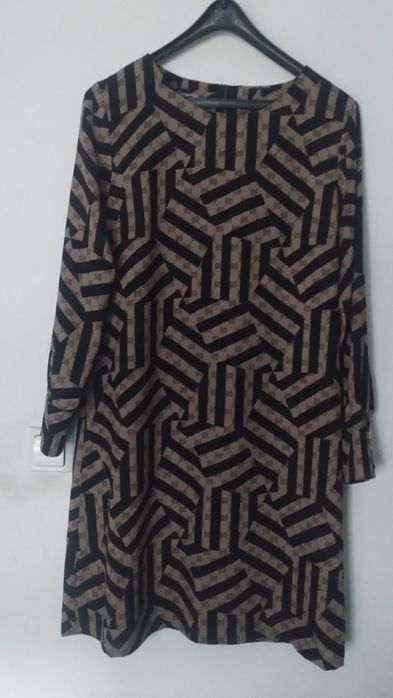 Piękna elegancka sukienka XL monogram