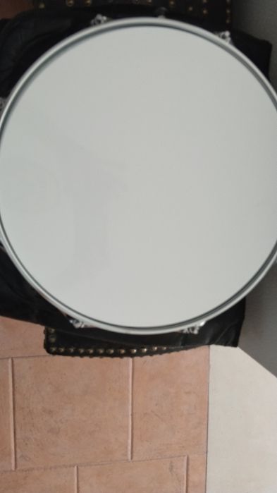Suporte de tarola da Gear4music e tarola com tamanho  14"/:5.5"