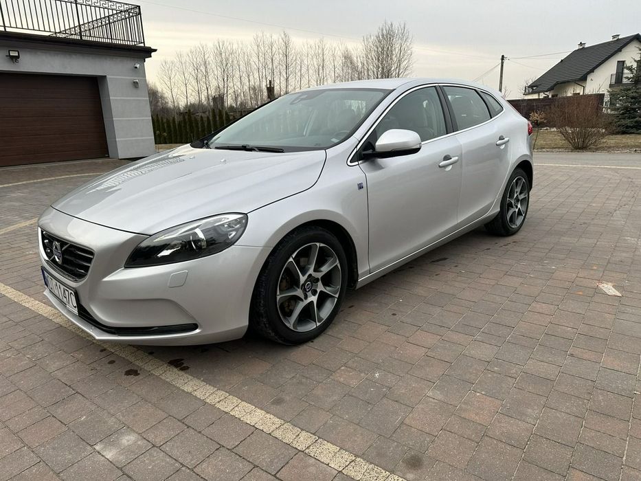 Volvo V40