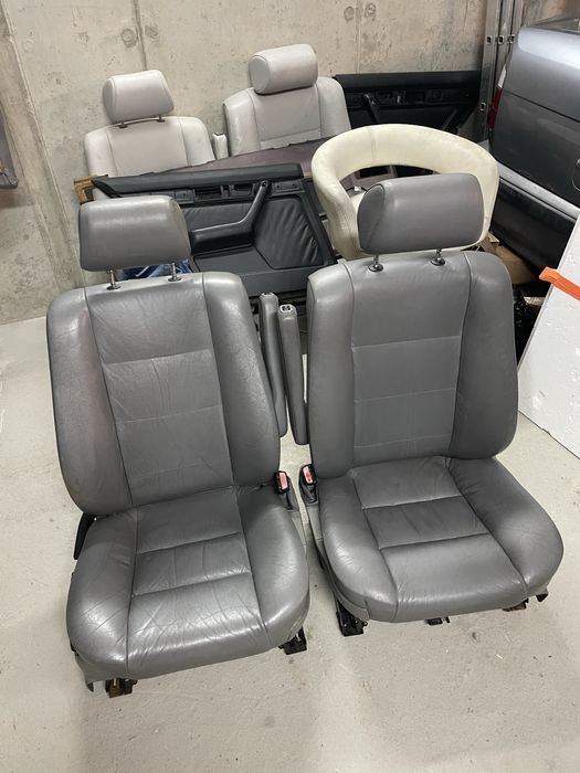 BMW E34 Fotele komforty z kanapą szarą polift