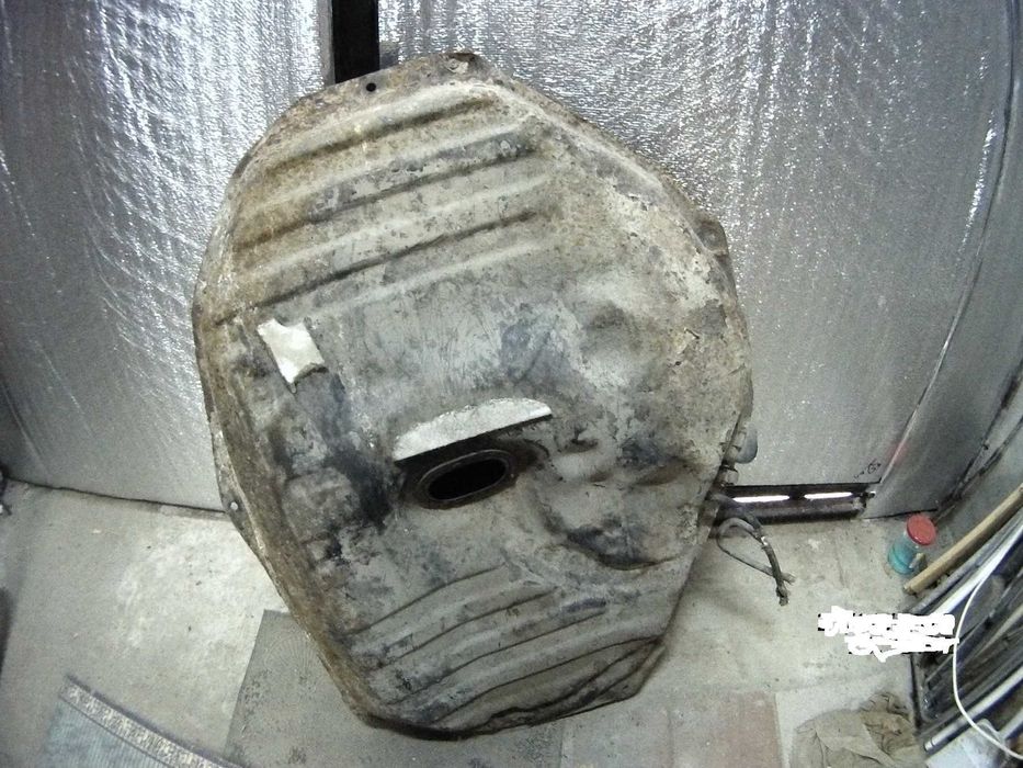 мазда 626 84г крышка багажника продам