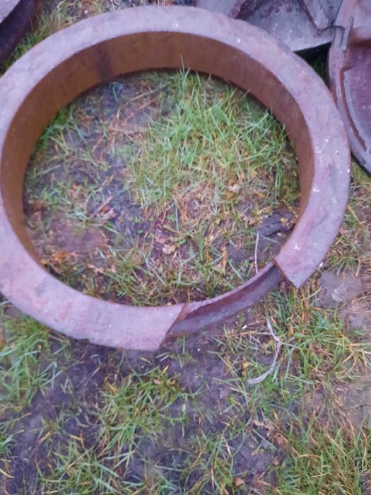 Właz żeliwny d 600 40 tonowy