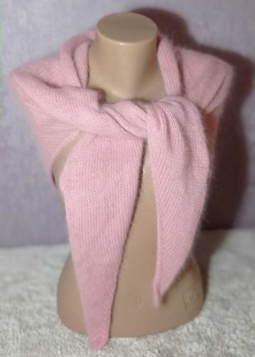 Бактус платок снуд из очень мягкой пряжи ангора.