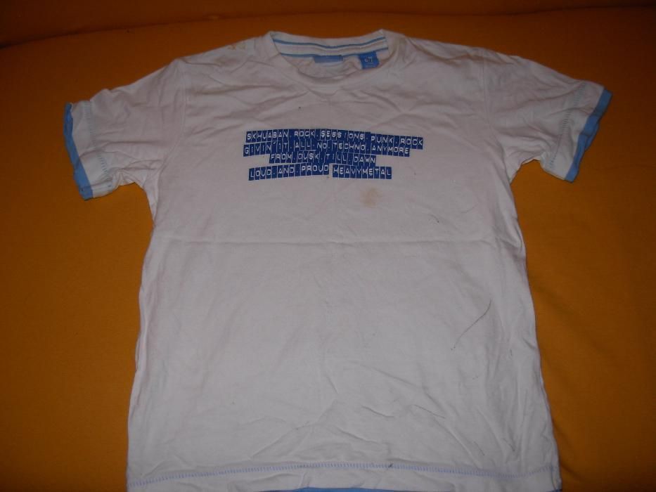 T'shirt Branca Skanaban Dept 6/7 anos + Polo BTS verde 6 anos