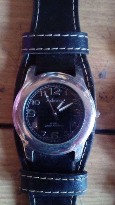 2 relógios lindíssimos novos