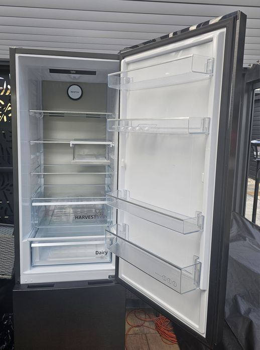 Lodówka Beko B5RCNA406HXBR2
