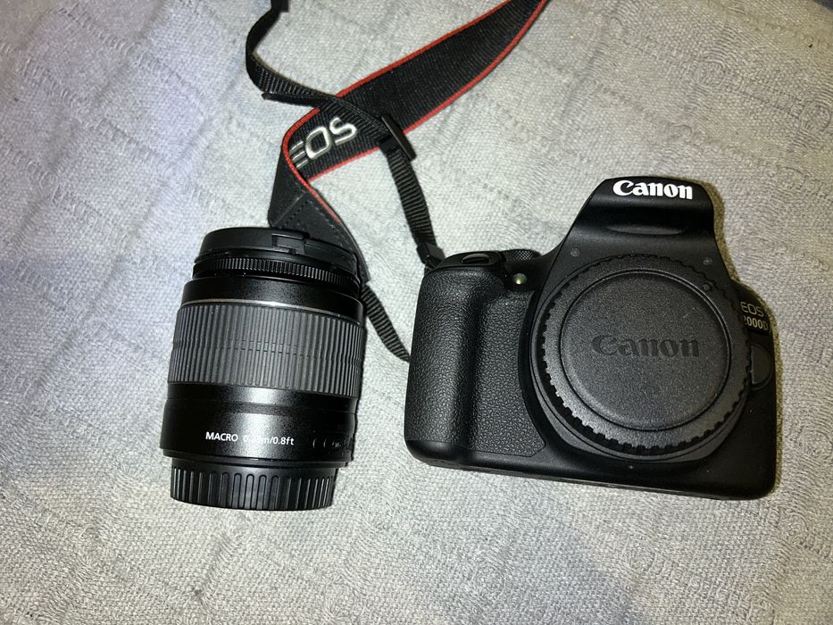 Máquina Fotográfica CANON EOS 2000D 18-55mm