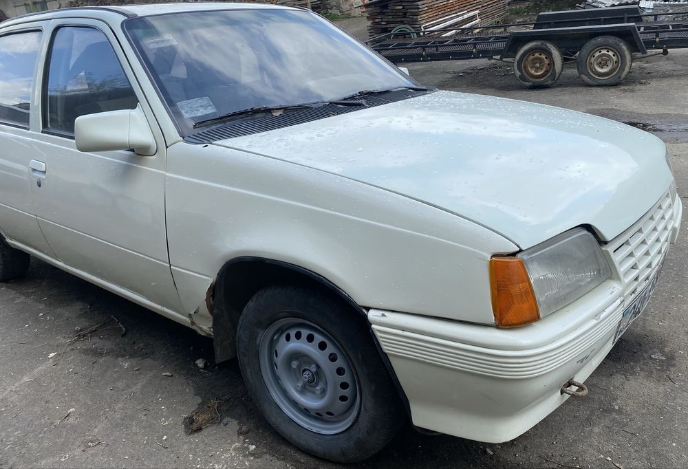 Продається легковий автомобіль.