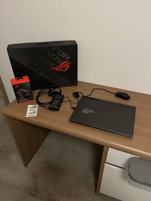 Computador gamer Asus ROG G713 R7-580