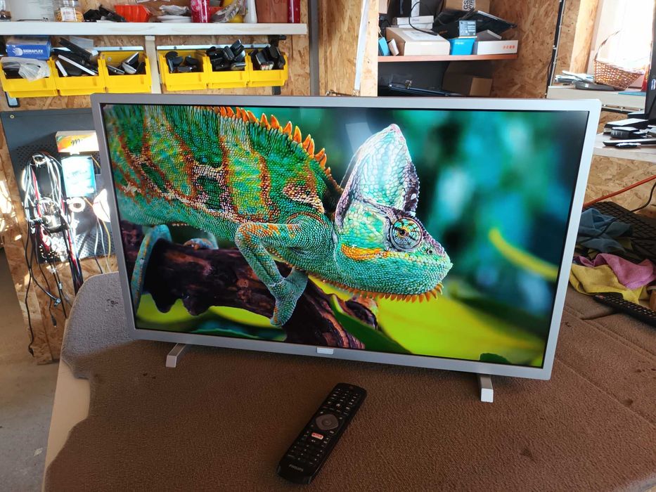 Telewizor Smart Philips 32PFS5823 Led DVBT2 Hevc Wifi YouTube Netflix