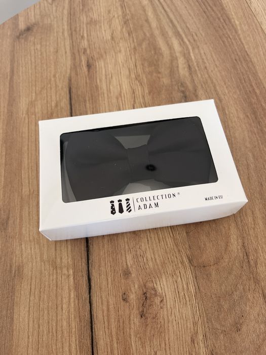 Czarna mucha wraz z poszetką