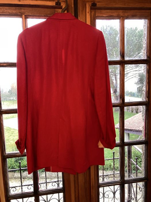 Blaser da Massimo Dutti rosa velho. Na foto parece vermelho mas nao é.