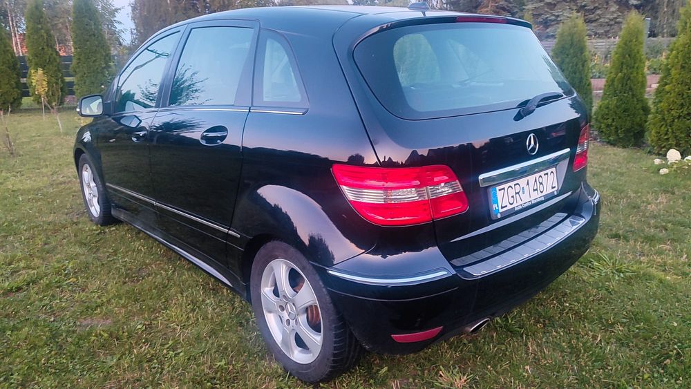 Mercedes Bklasa 1.7b - rezerwacja