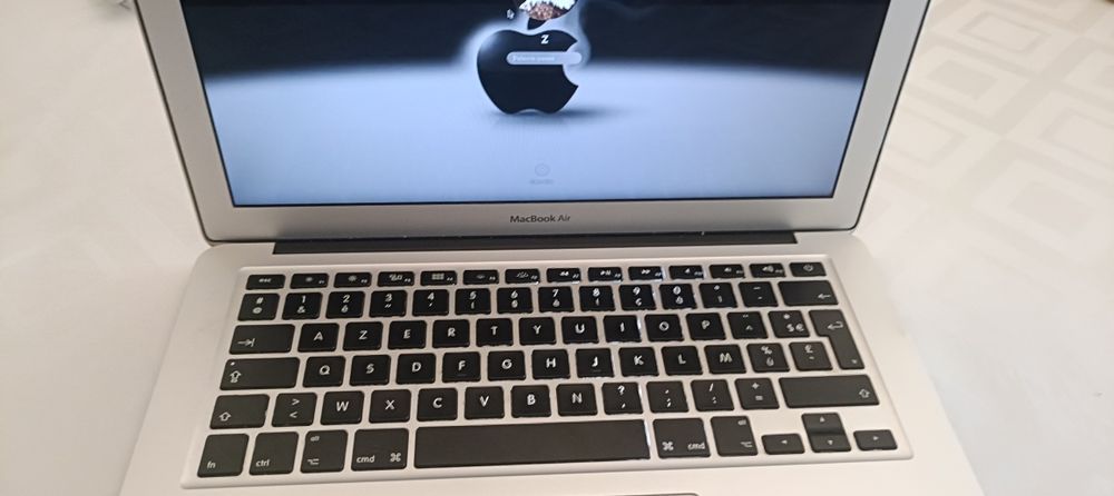 MacBook Air 13" 2017 | 8GB RAM | SSD | macOS Monterey | Excelente Estado