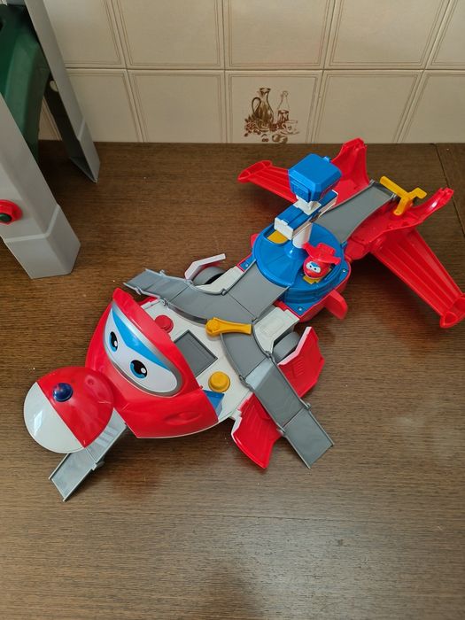 Jett dos Superwings